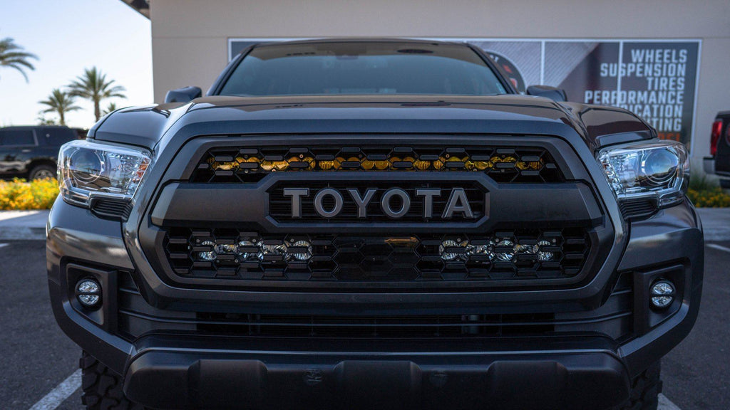 '16-23 Toyota Tacoma SDHQ Built BTG Dual 10" Light Bar Mount Lighting SDHQ Off Road (front view)