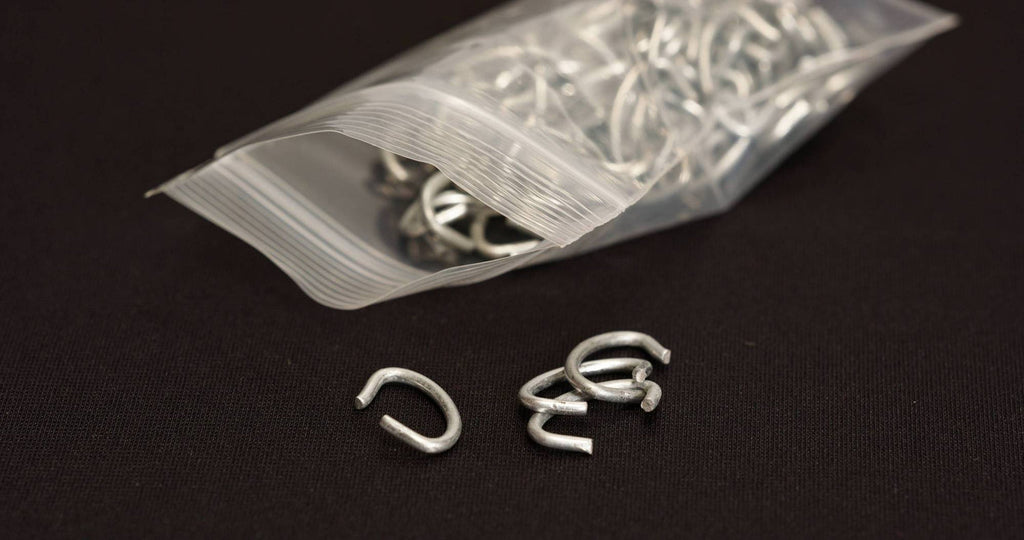 BAG OF 100 FLAG CLIPS