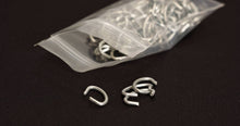 Load image into Gallery viewer, BAG OF 100 FLAG CLIPS